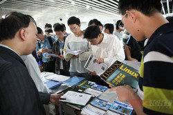 �A���hҊǶ��ʽ��Ӗ���M�v����Ƭ