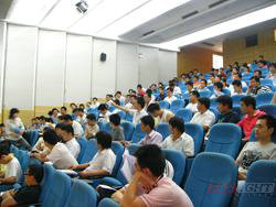 �A���hҊǶ��ʽ��Ӗ���M�v����Ƭ