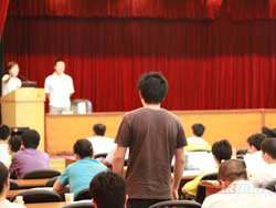 �A���hҊǶ��ʽ��Ӗ���M�v����Ƭ