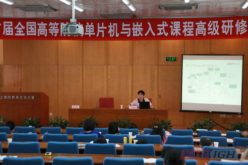 ���׌�ȫ����УǶ��ʽ�n�����ްࡱ�ɹ��e�k